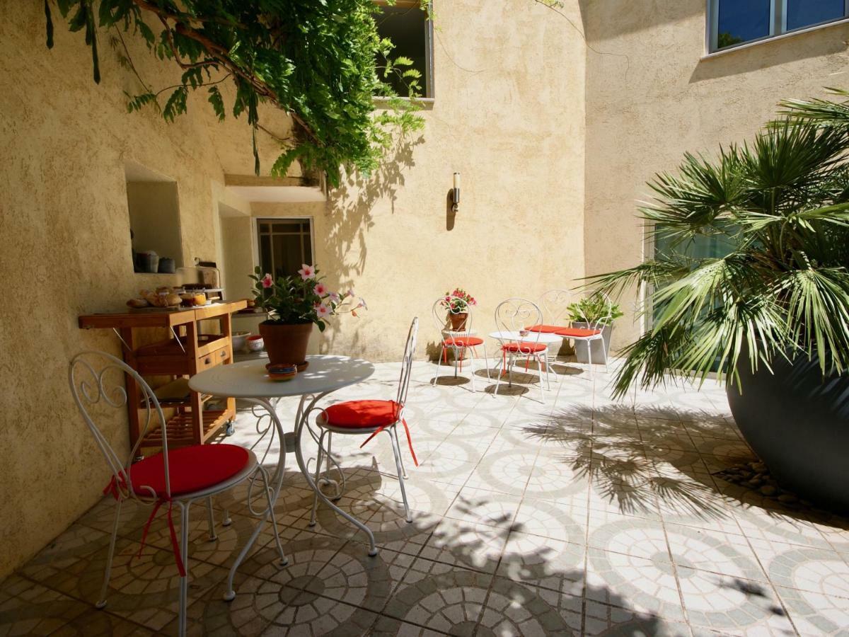 Couette Et Cafe Hotel Montpellier Exterior photo