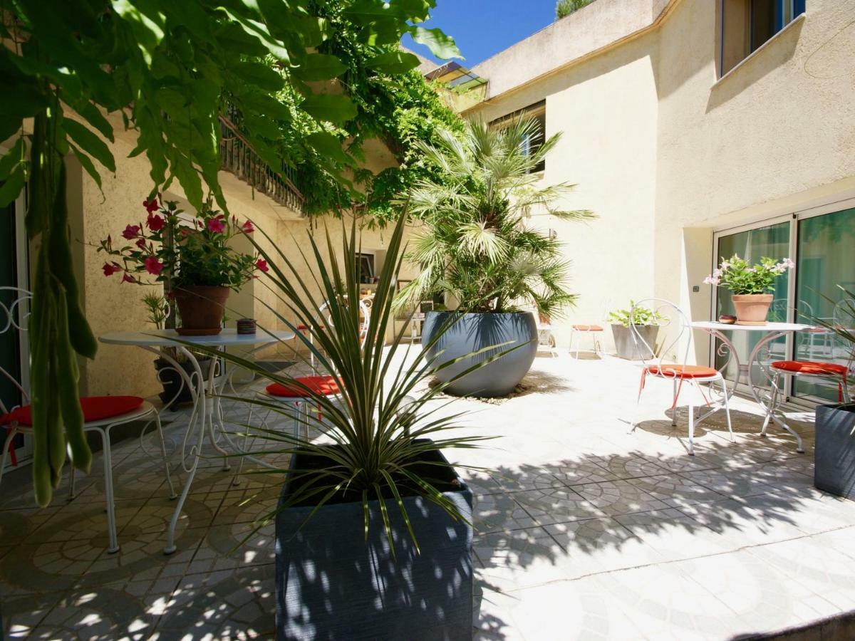 Couette Et Cafe Hotel Montpellier Exterior photo